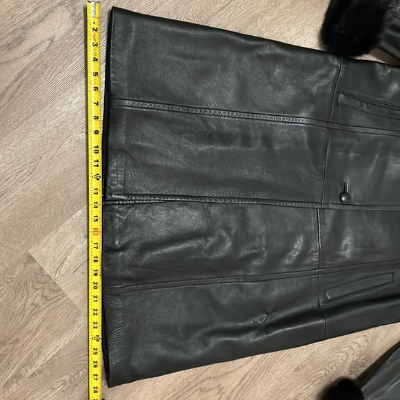 Mink-lined Leather coat - Picture 11 of 12